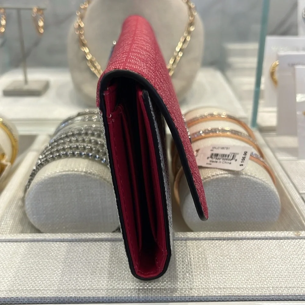 MICHAEL KORS Jet Set Travel Signature Logo Tri-Fold Wallet
DARK RASPBERRY MULTI - Picture 16 of 16